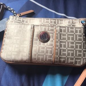 TOMMY HILFIGER PURSE // BRAND NEW